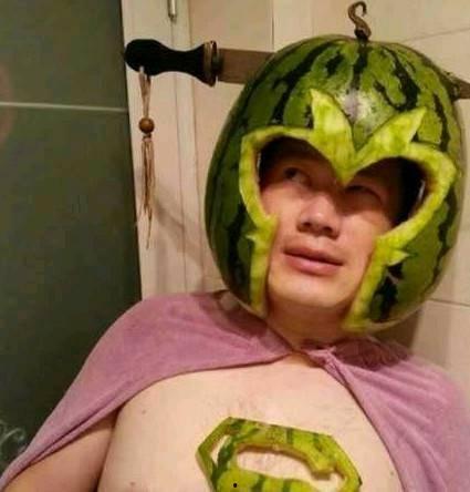 吃瓜拉肚子视频搞笑图,网友直呼“肚子疼”