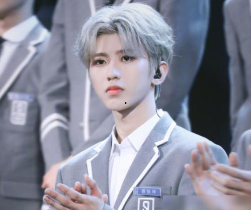 蔡徐坤白鹿吃瓜爆料视频,揭秘娱乐圈幕后真相